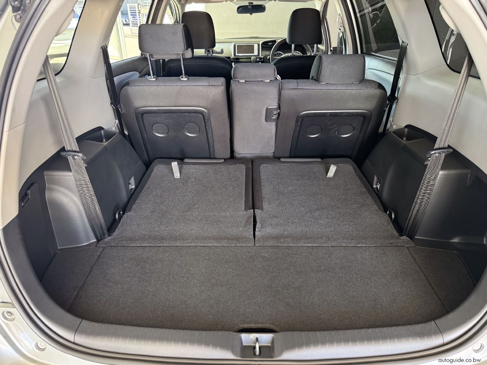 2011 Toyota Wish 7 Seater photo