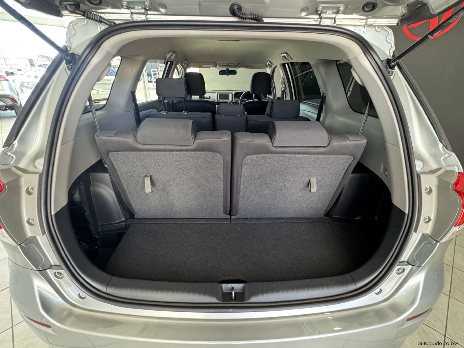 2011 Toyota Wish 7 Seater photo