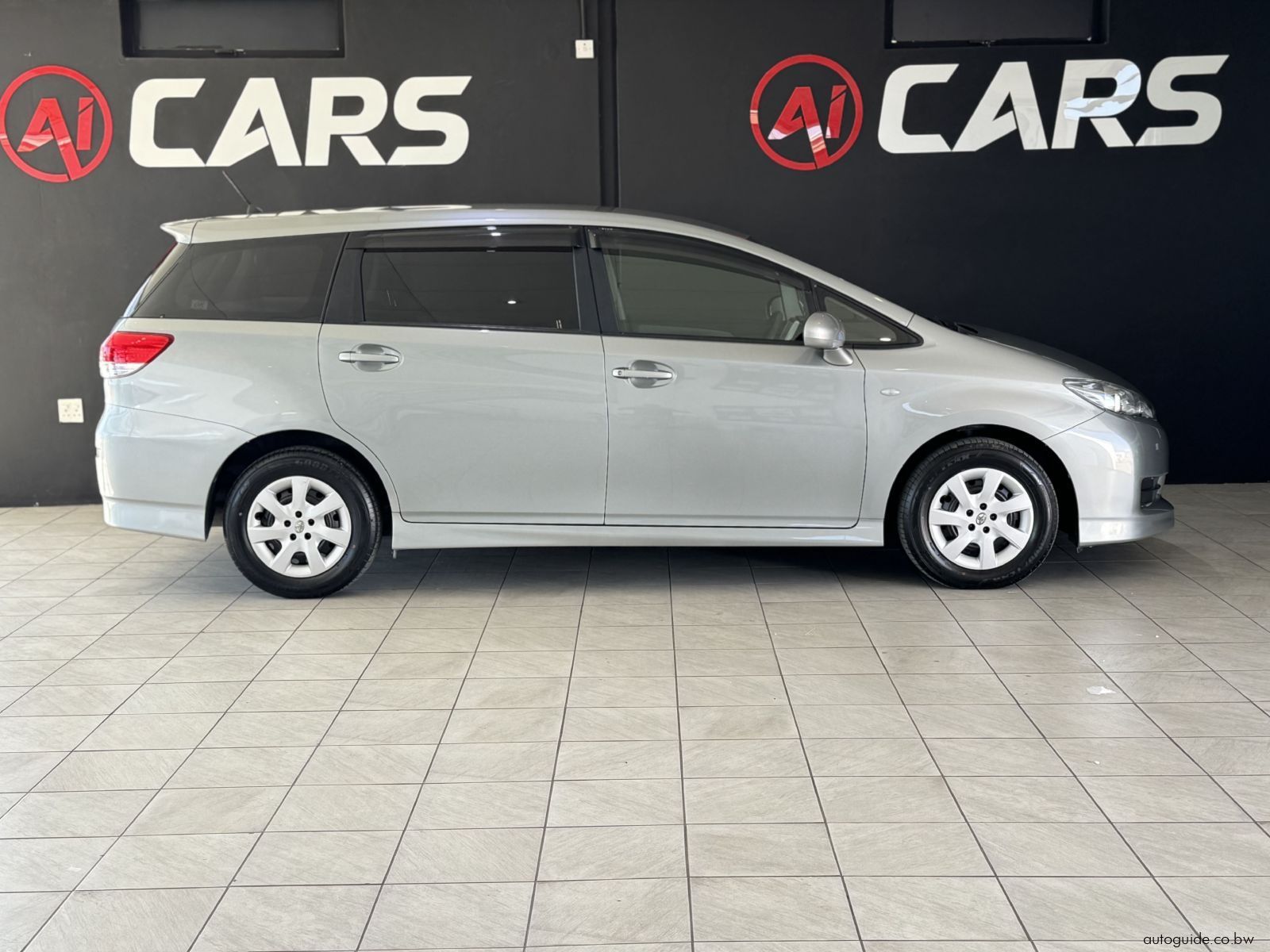 2011 Toyota Wish 7 Seater photo