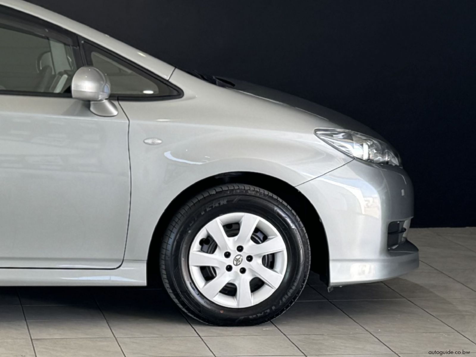 2011 Toyota Wish 7 Seater photo