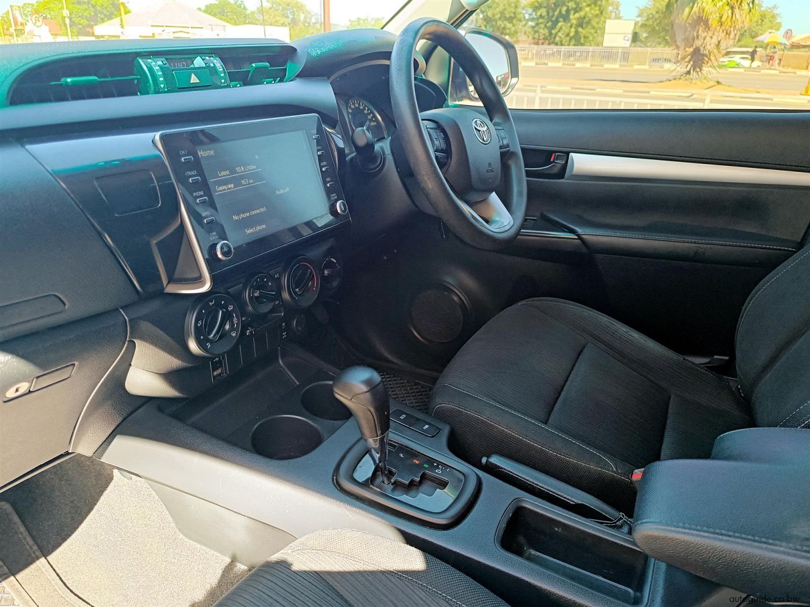 2022 Toyota Hilux Raider GD-6 2.4L 4x4 photo