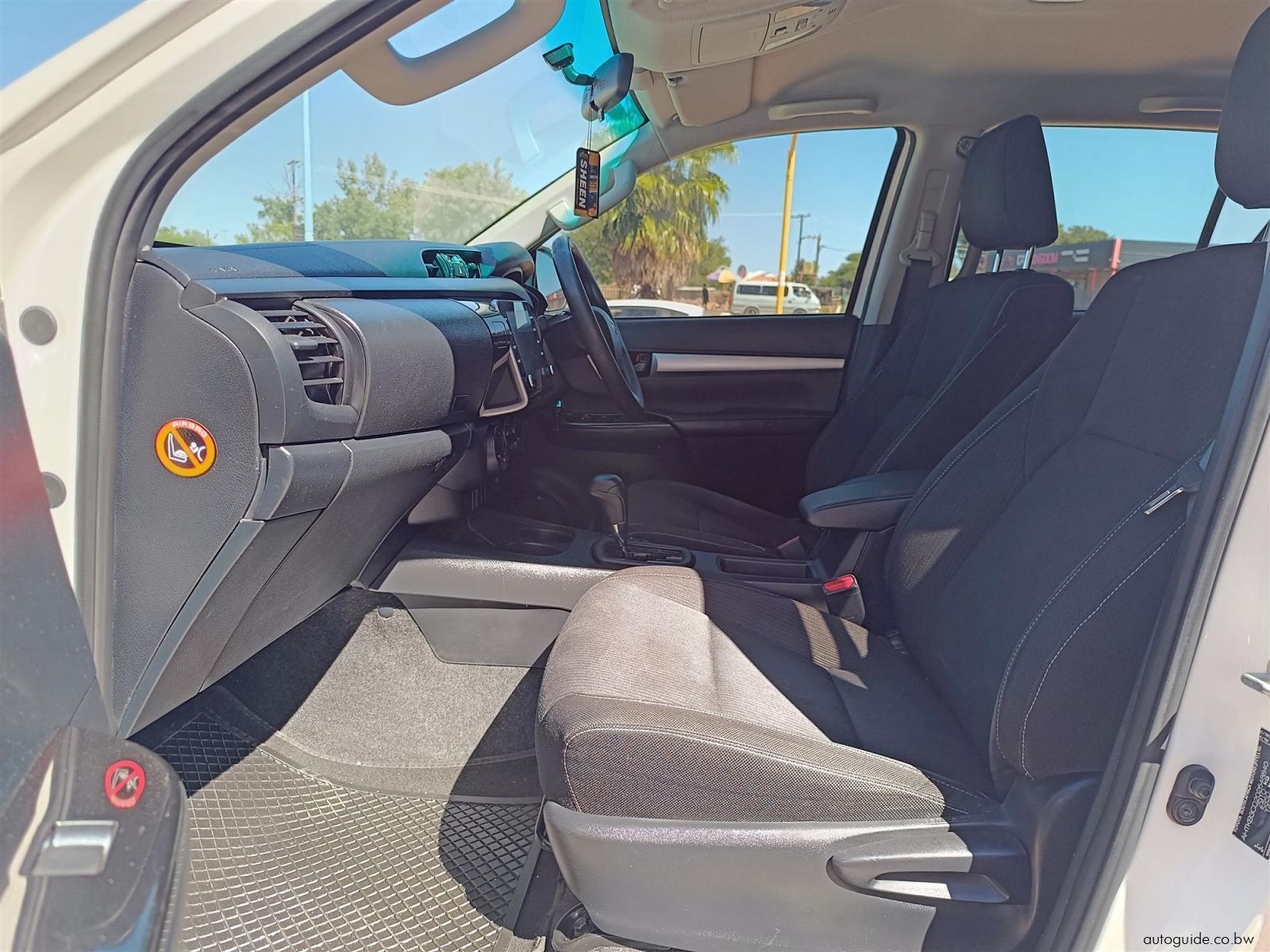 2022 Toyota Hilux Raider GD-6 2.4L 4x4 photo