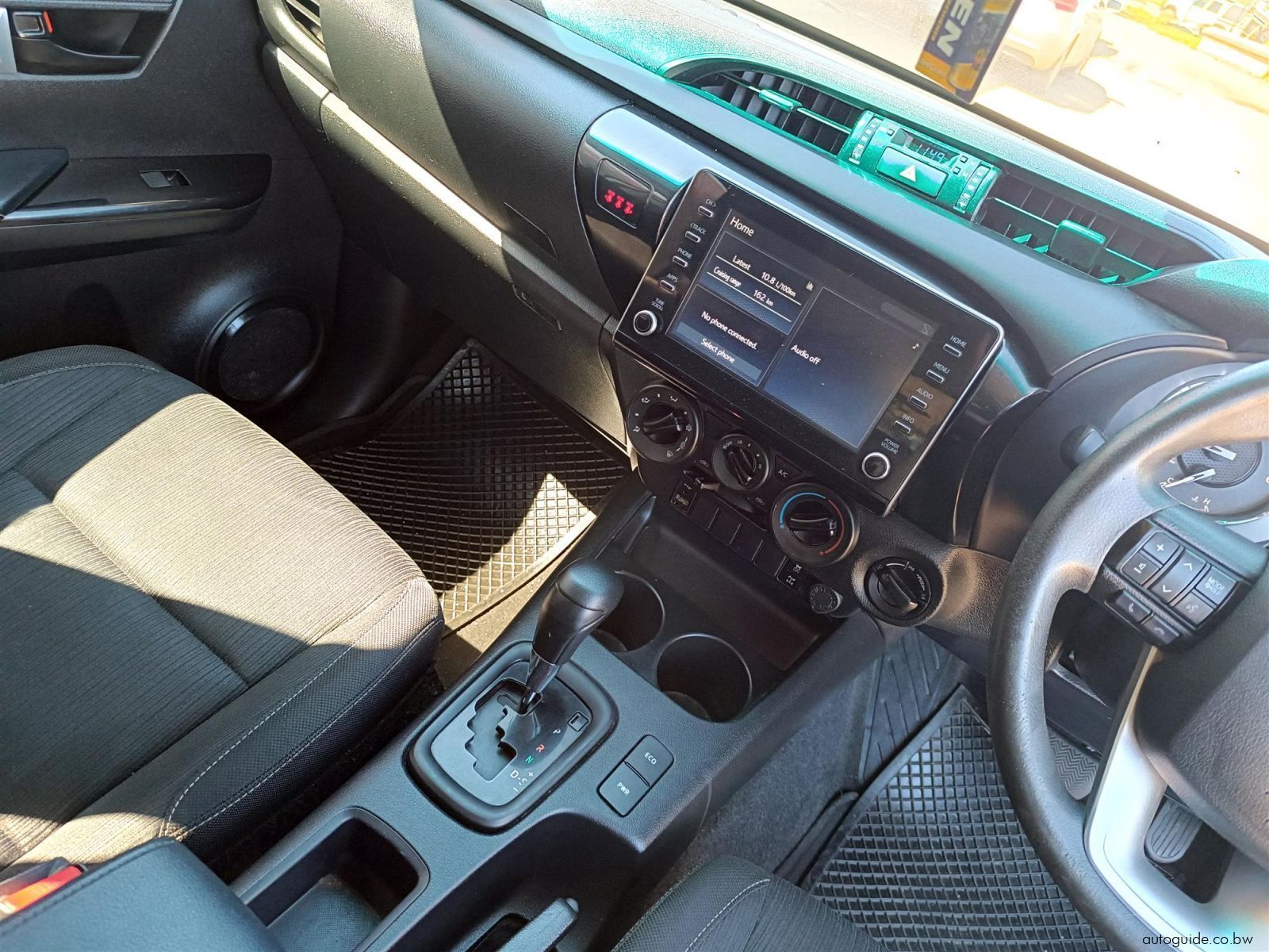 2022 Toyota Hilux Raider GD-6 2.4L 4x4 photo
