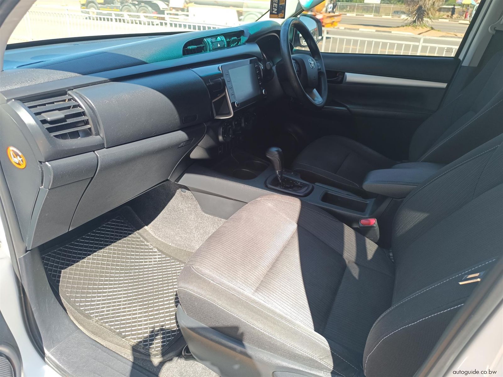 2022 Toyota Hilux Raider GD-6 2.4L 4x4 photo