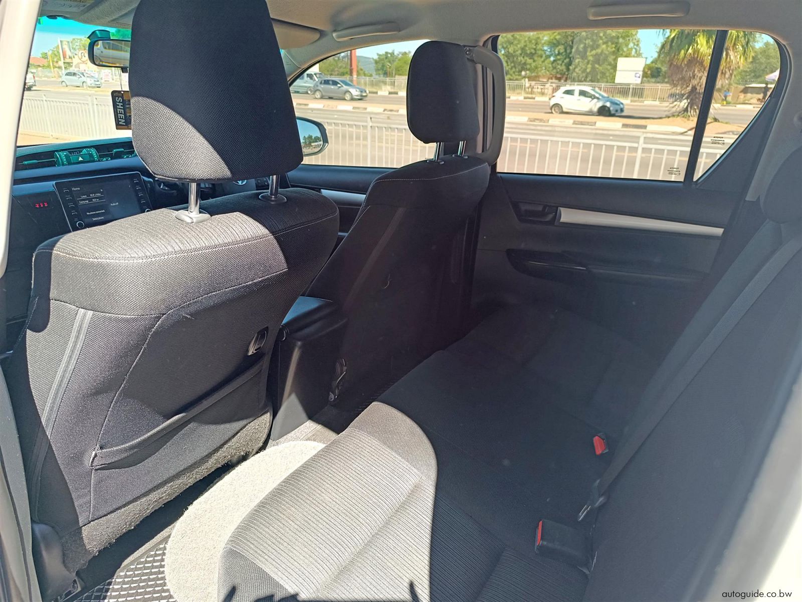 2022 Toyota Hilux Raider GD-6 2.4L 4x4 photo