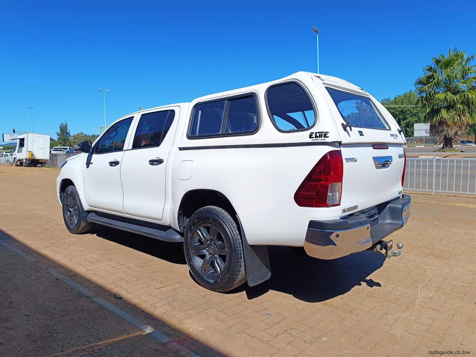 2022 Toyota Hilux Raider GD-6 2.4L 4x4 photo