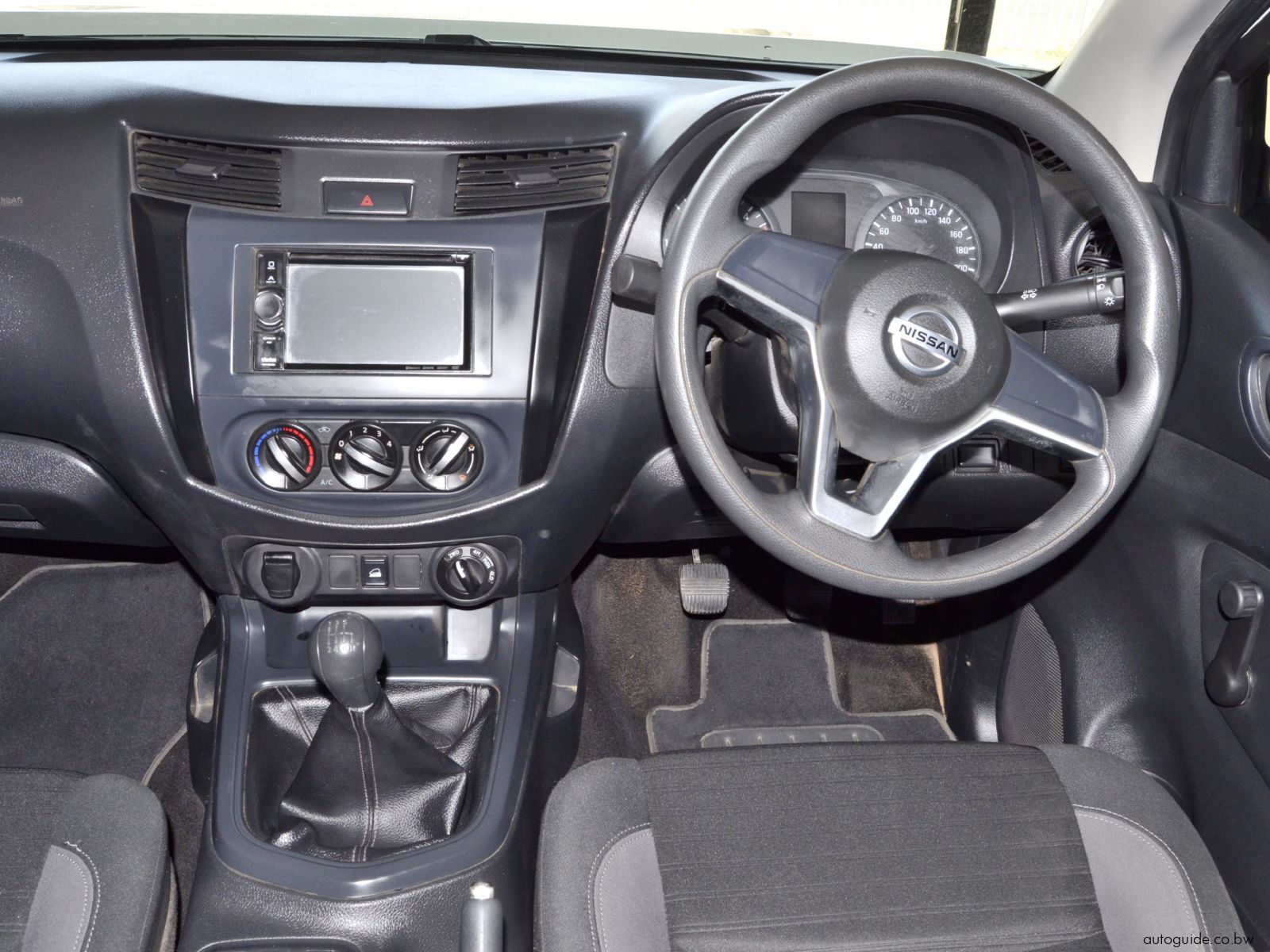 2022 Nissan Navara Baseline photo