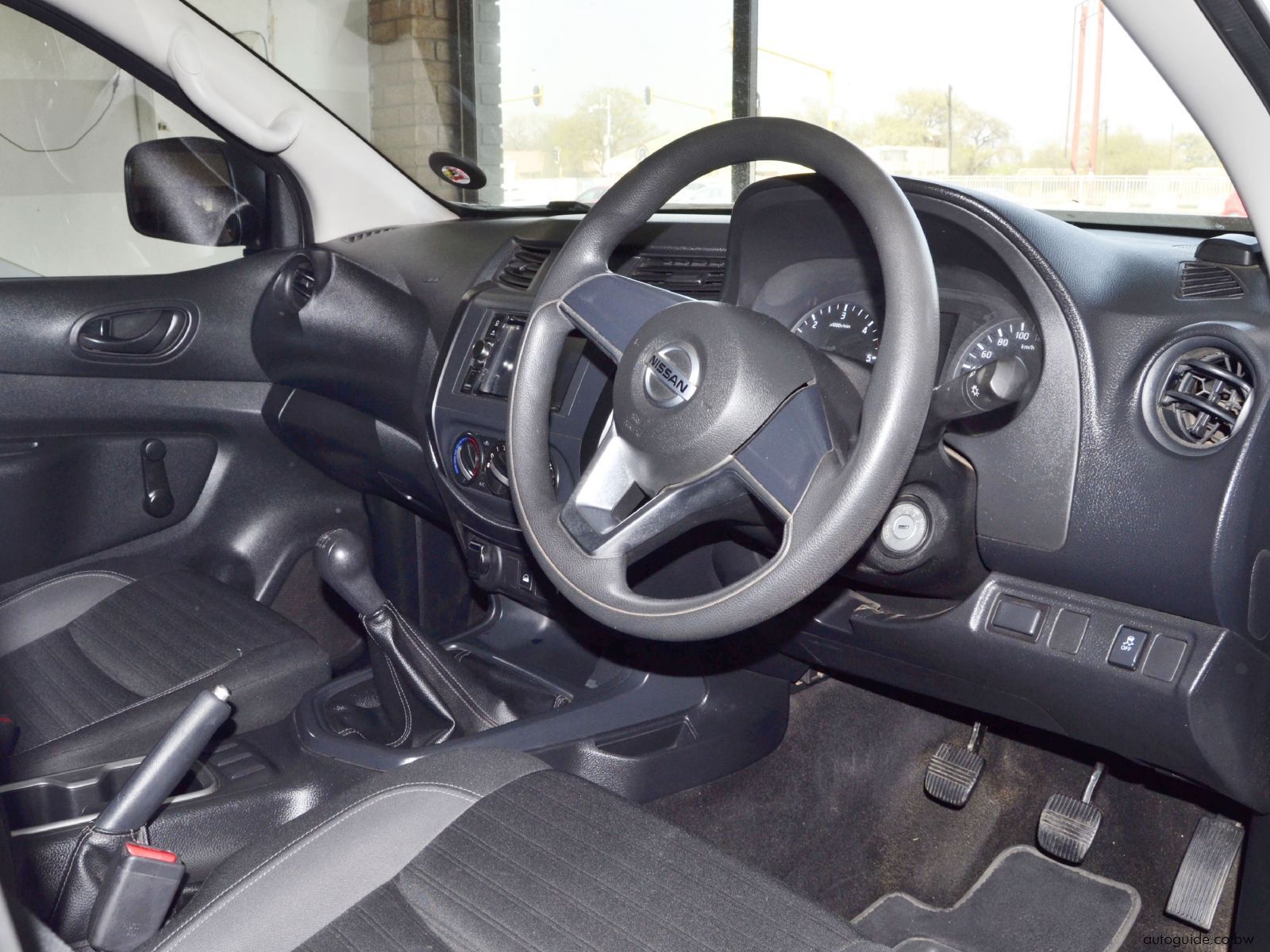 2022 Nissan Navara Baseline photo