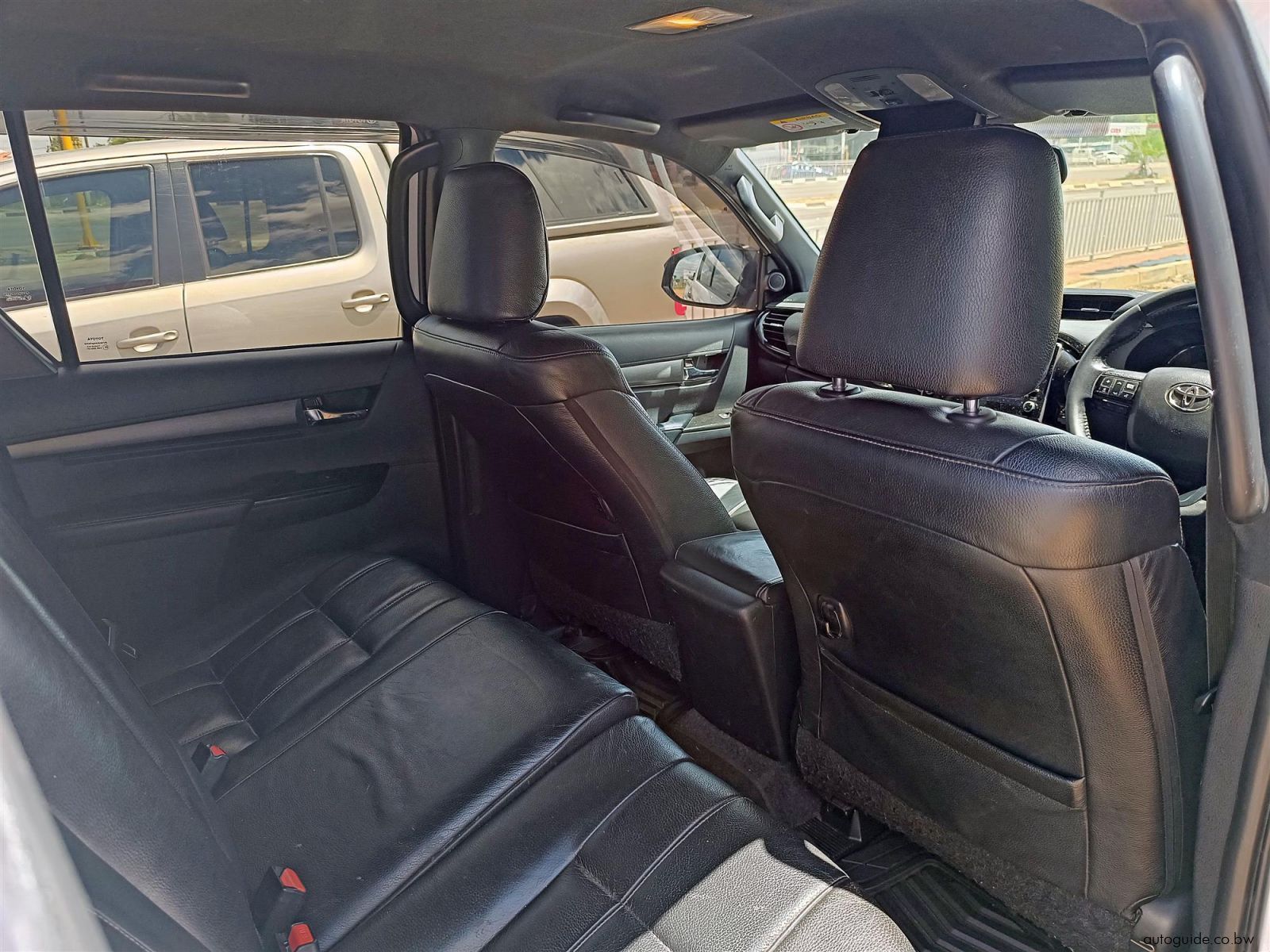 2021 Toyota Hilux Legend 2.8GD-6 A/T photo