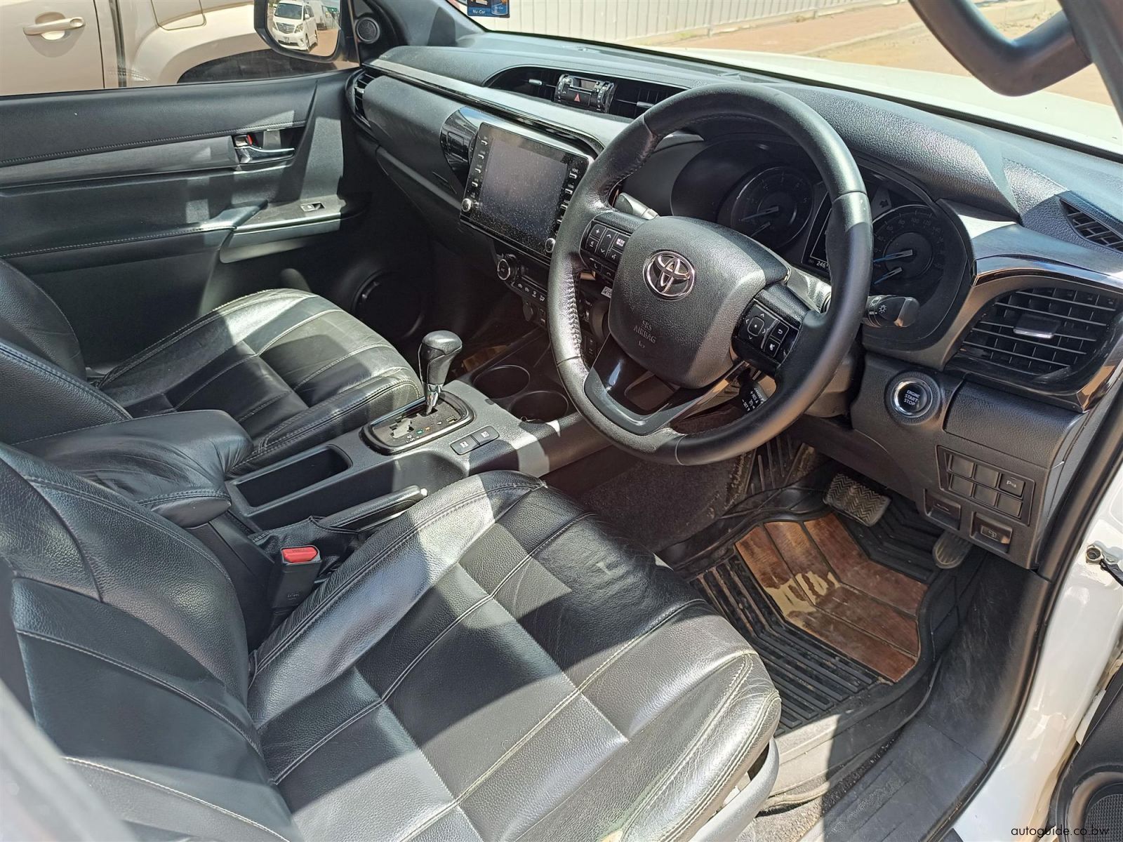 2021 Toyota Hilux Legend 2.8GD-6 A/T photo