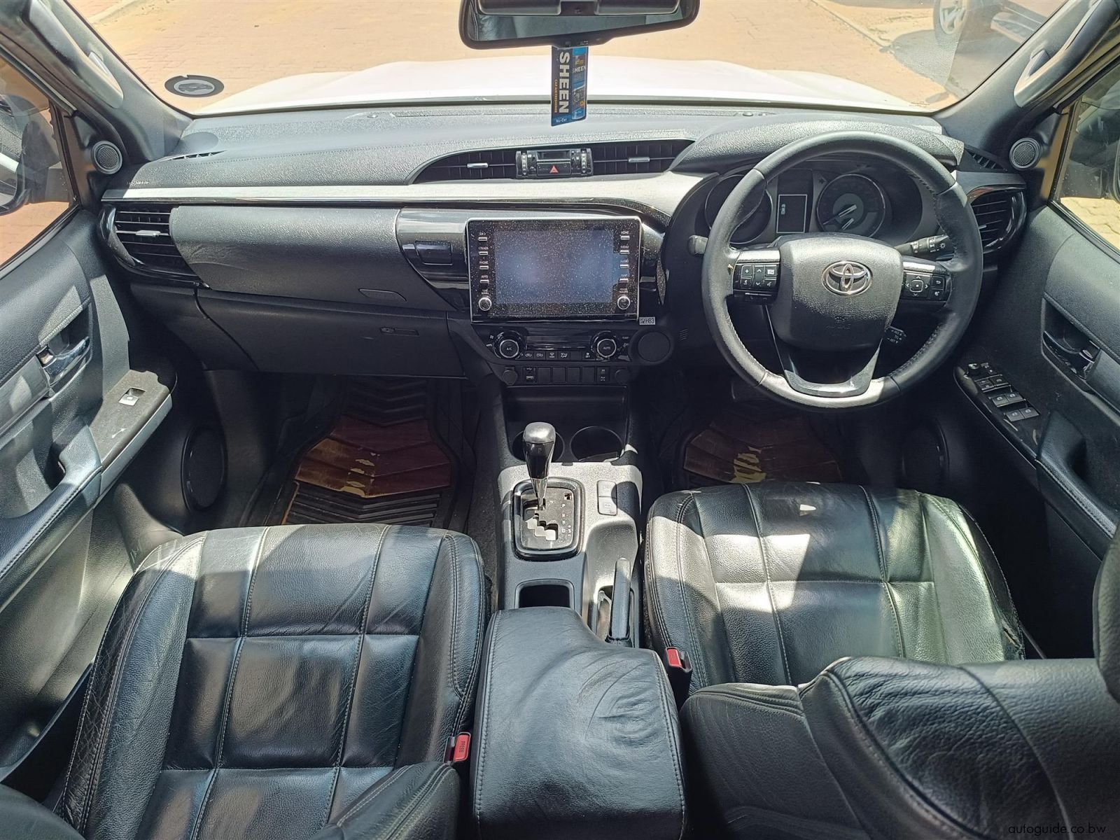 2021 Toyota Hilux Legend 2.8GD-6 A/T photo