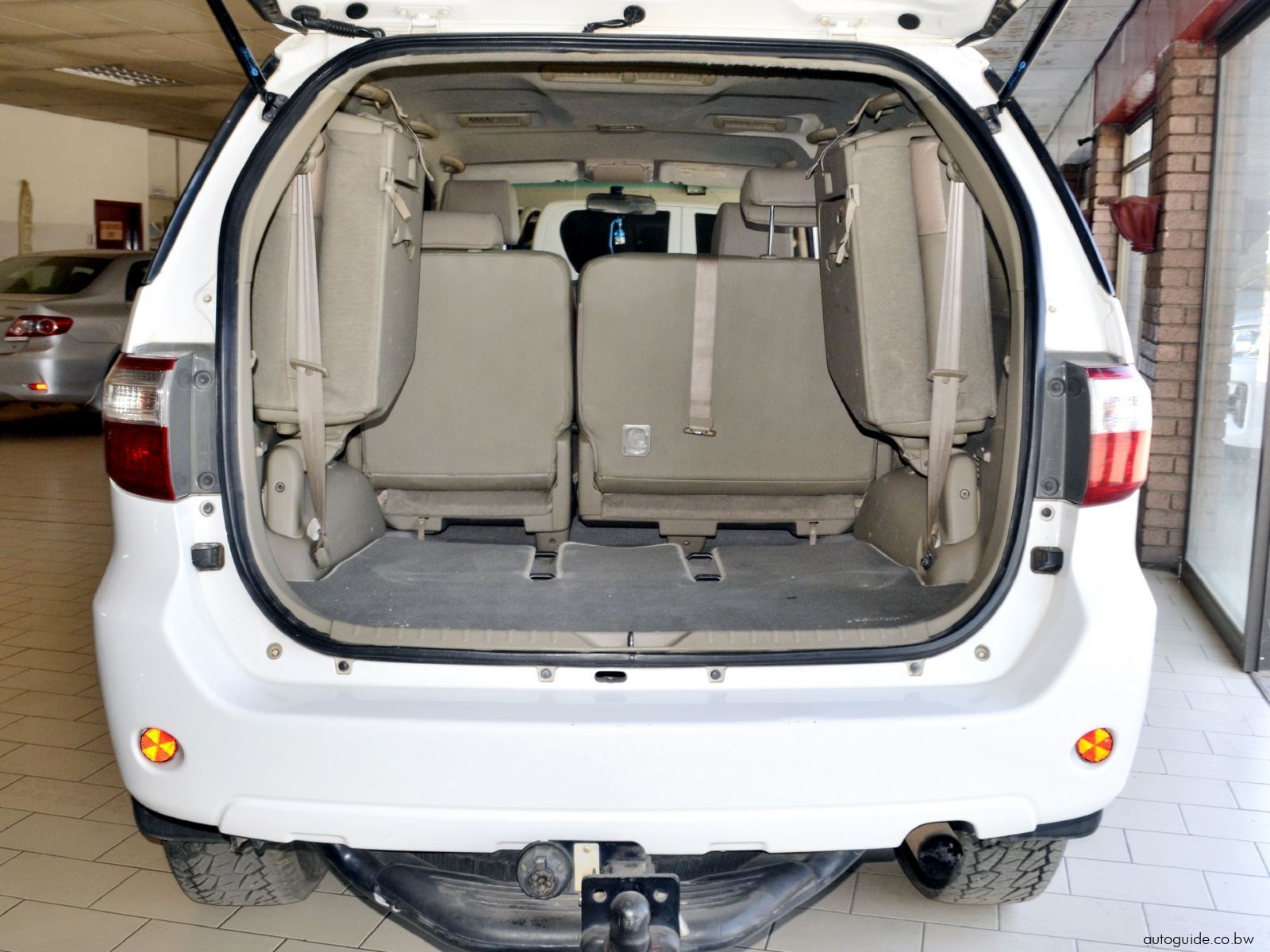 2011 Toyota Fortuner D4D photo