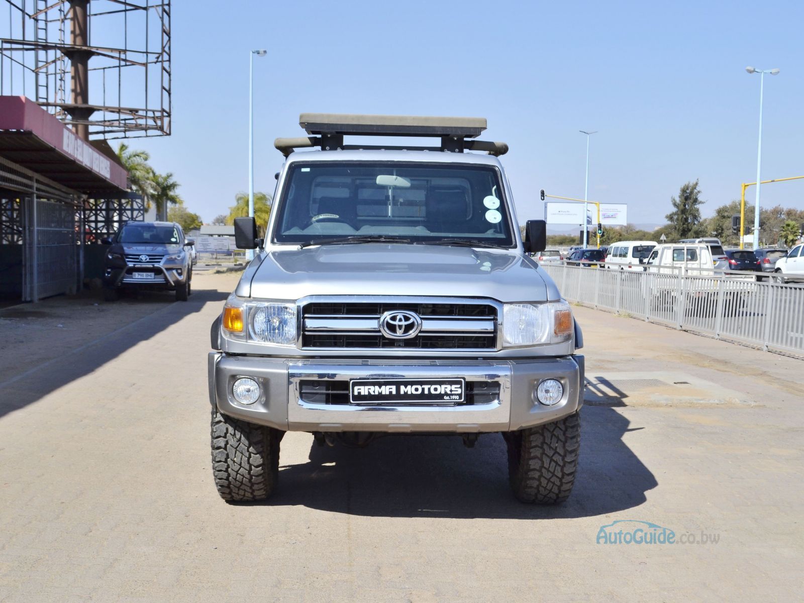 2011 Toyota Land Cruiser V6 photo