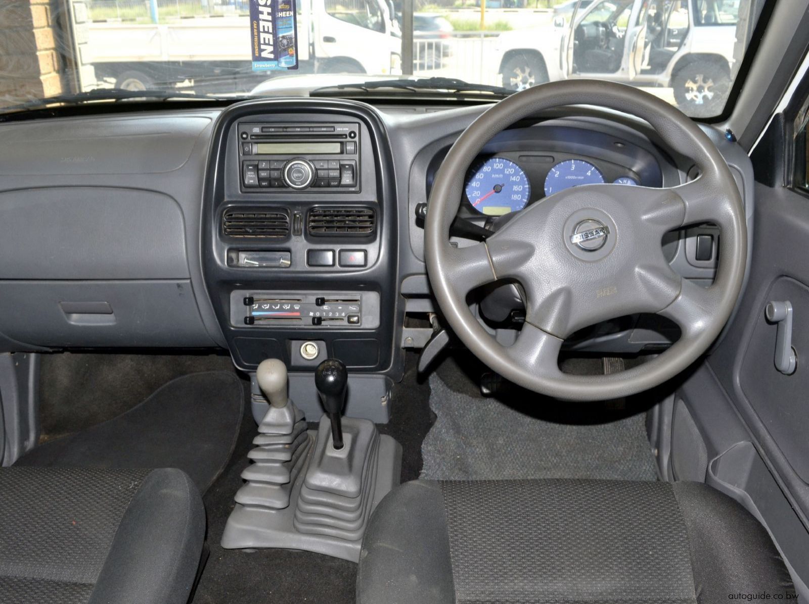 2019 Nissan NP300 Hardbody pictures