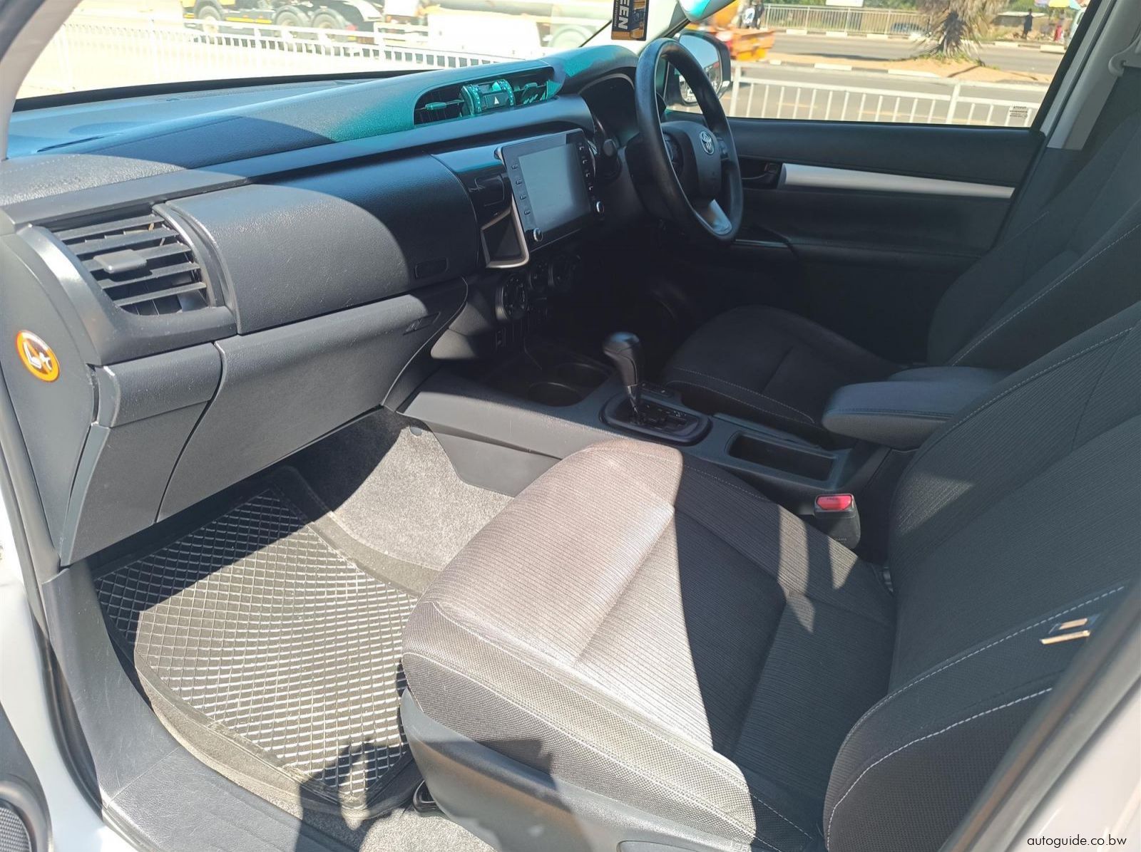 2022 Toyota Hilux Raider GD-6 2.4L 4x4 pictures
