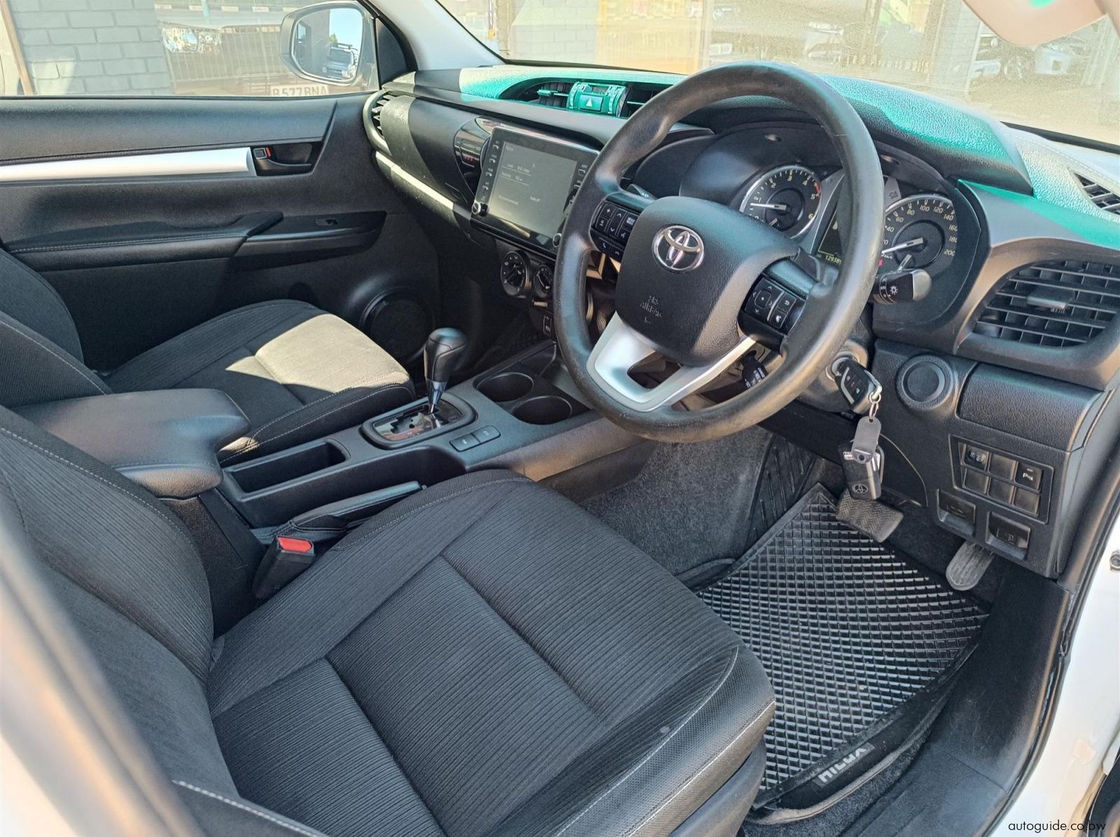 2022 Toyota Hilux Raider GD-6 2.4L 4x4 pictures
