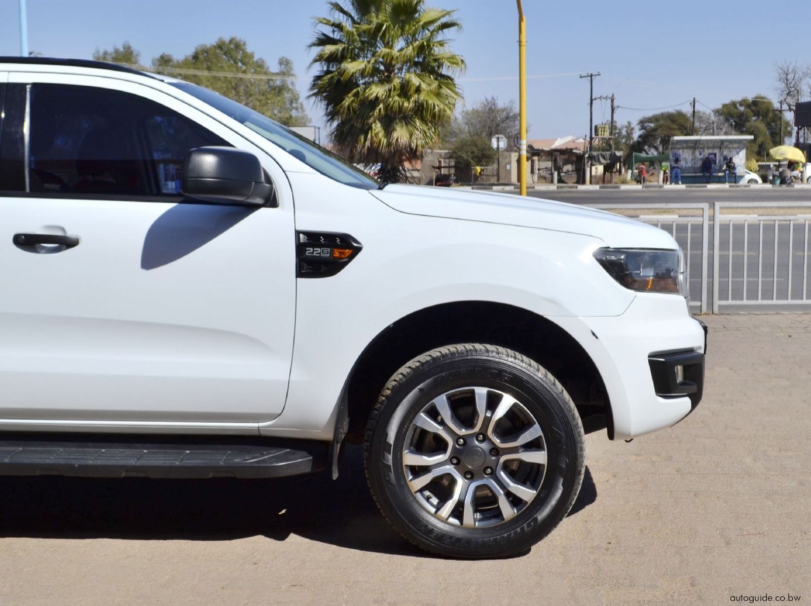 2017 Ford Everest pictures