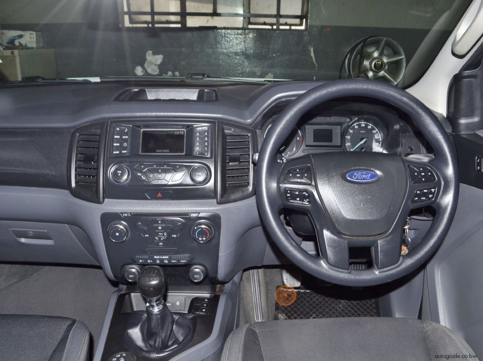 2017 Ford Everest pictures