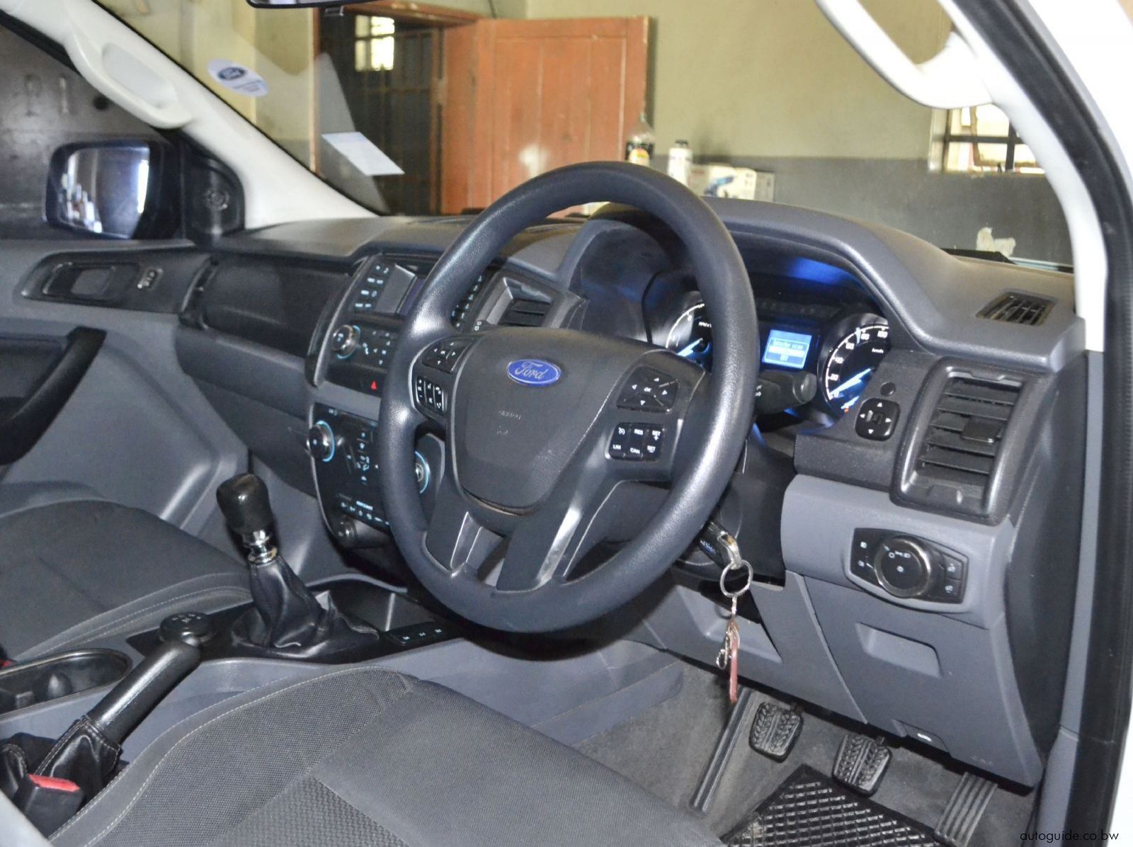 2017 Ford Everest pictures