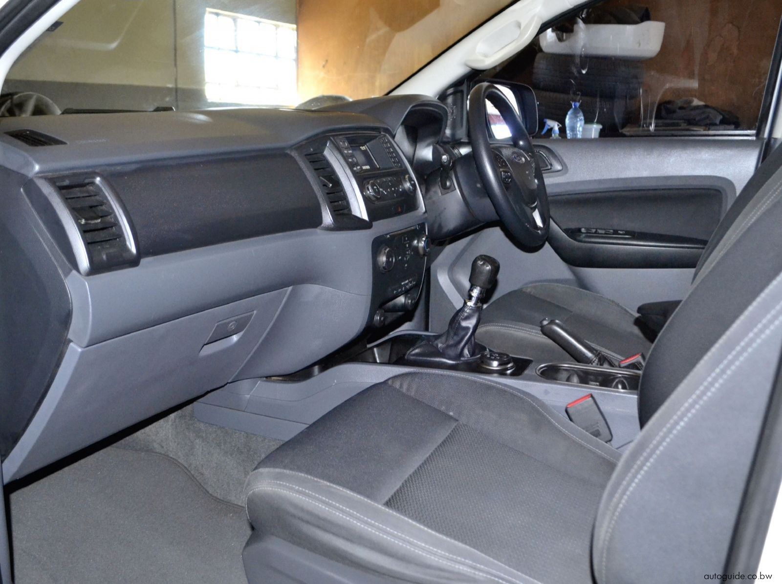 2017 Ford Everest pictures