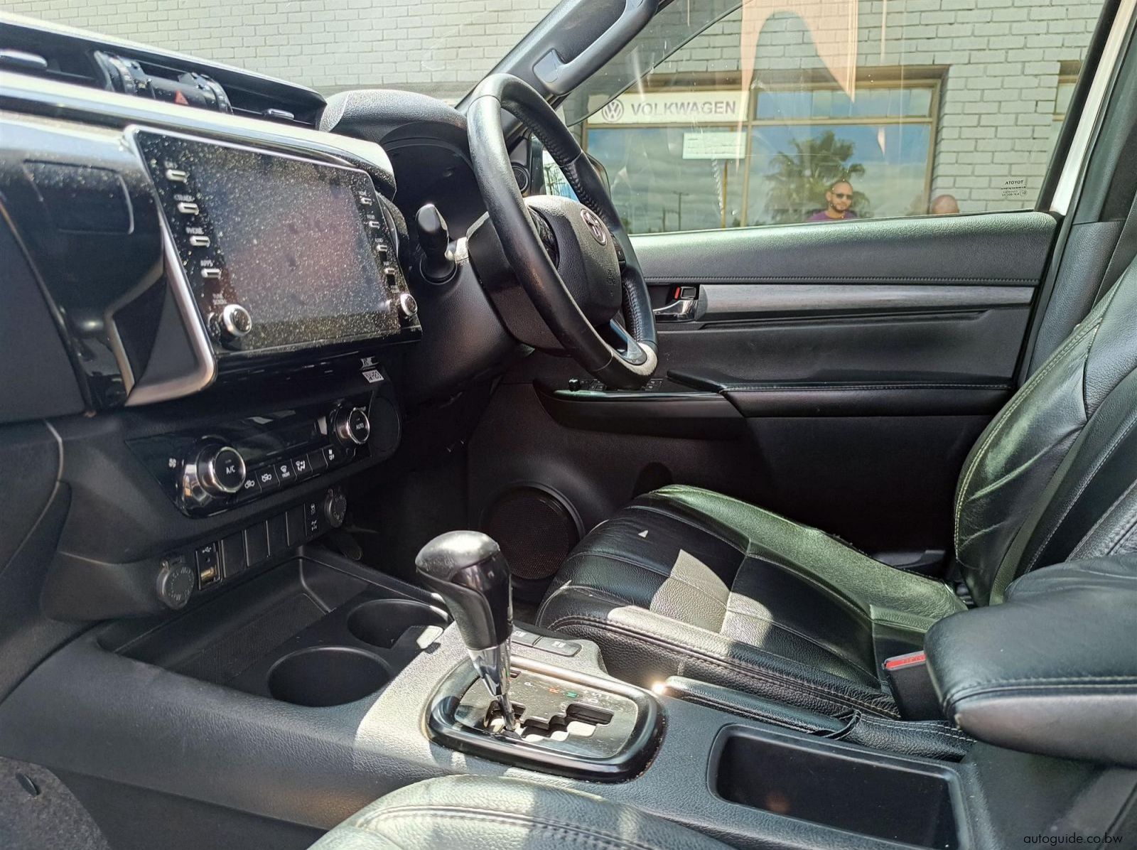 2021 Toyota Hilux Legend 2.8GD-6 A/T pictures