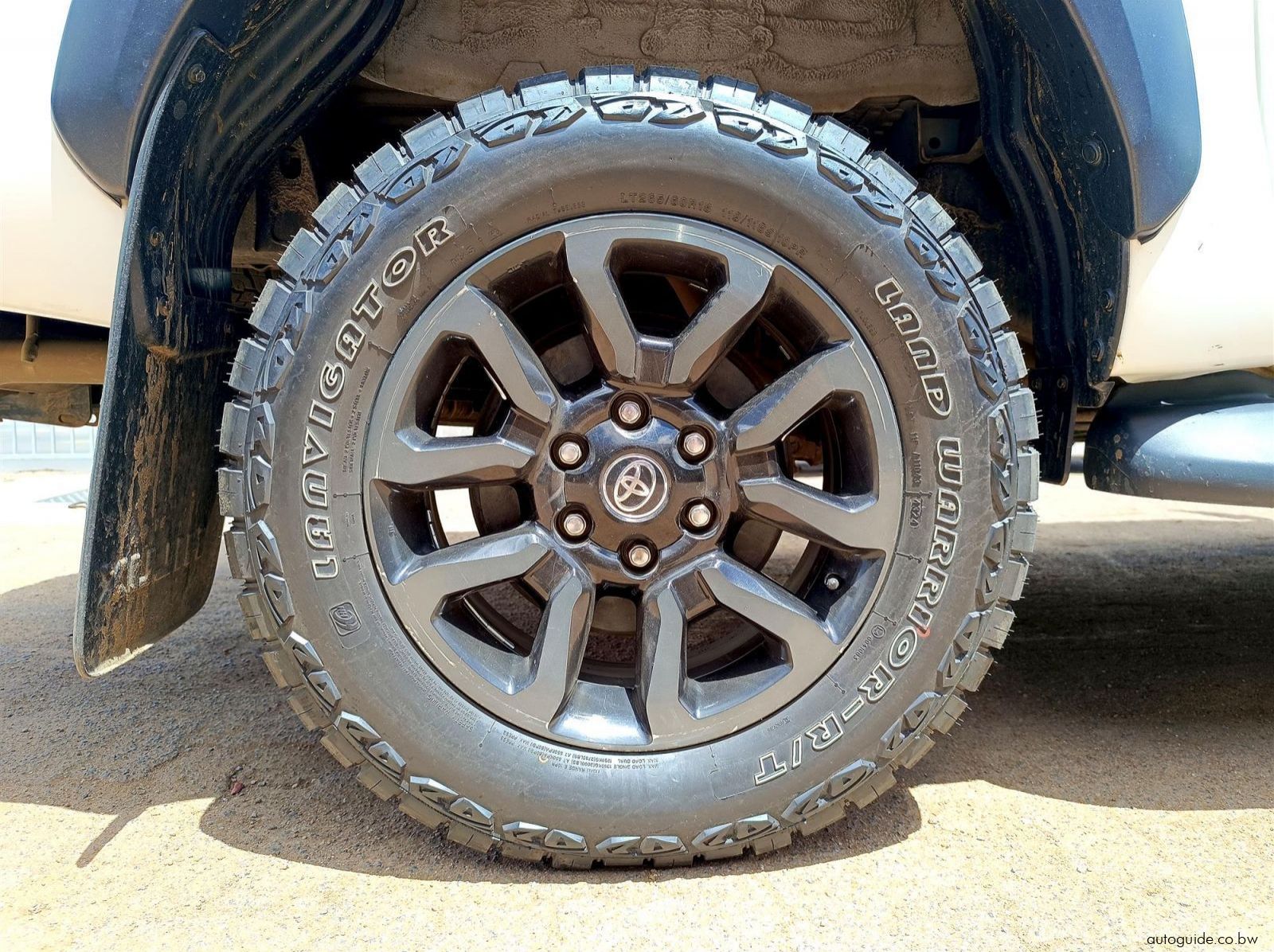 2021 Toyota Hilux Legend 2.8GD-6 A/T pictures