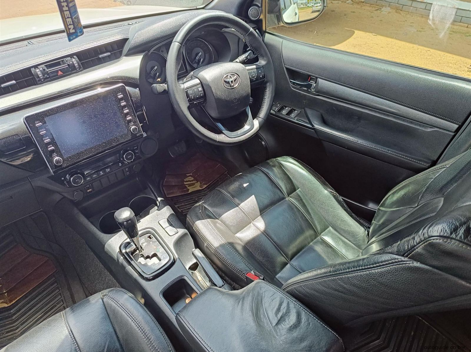 2021 Toyota Hilux Legend 2.8GD-6 A/T pictures