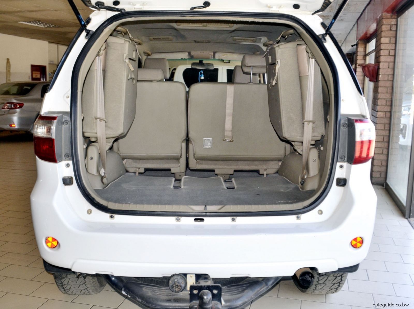 2011 Toyota Fortuner D4D pictures