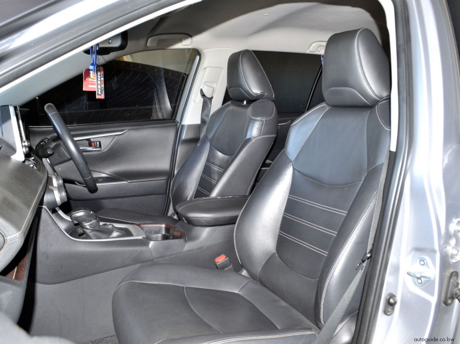 2019 Toyota Rav4 VX pictures