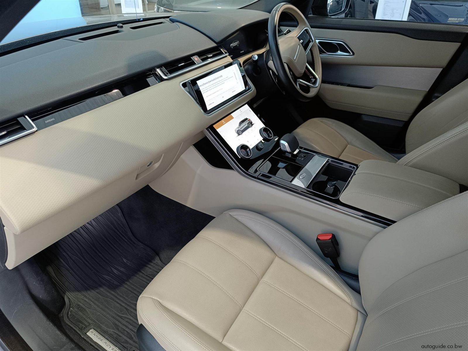 2023 Land Rover Range Rover Velar D300 R-Dynamic SE photo
