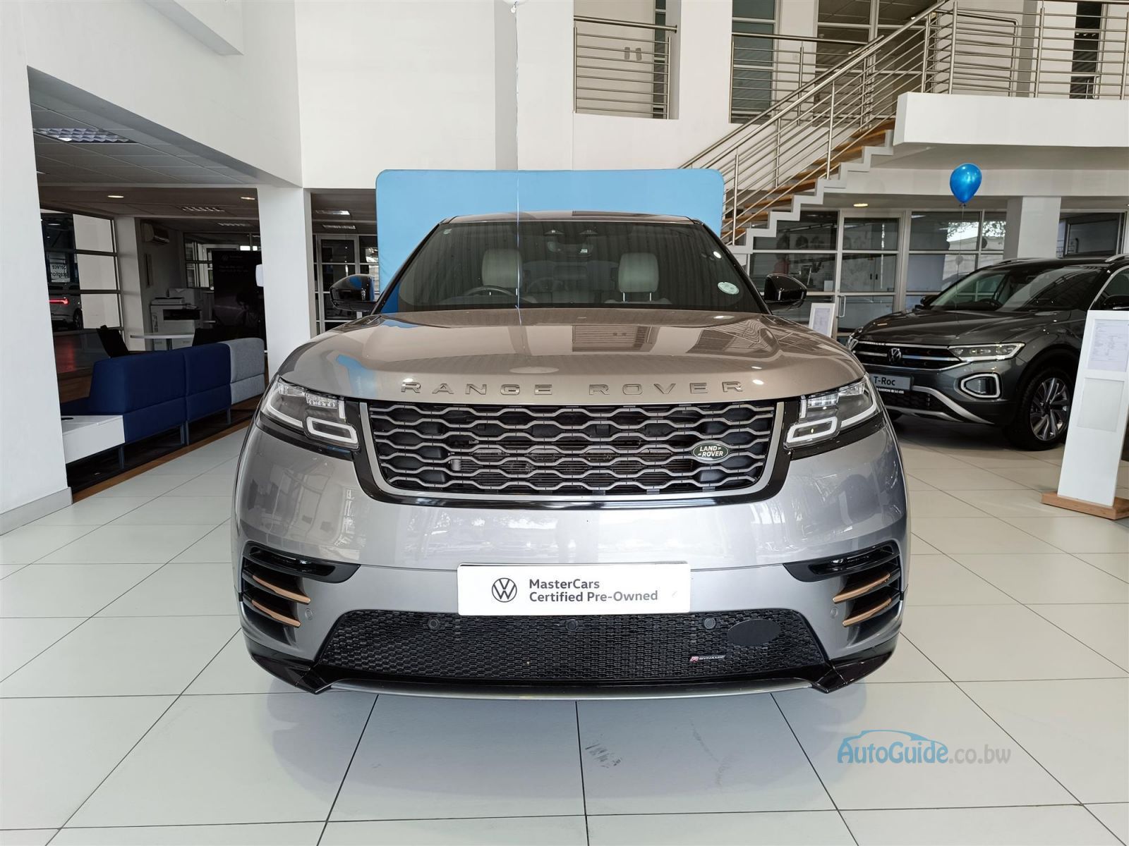 2023 Land Rover Range Rover Velar D300 R-Dynamic SE photo