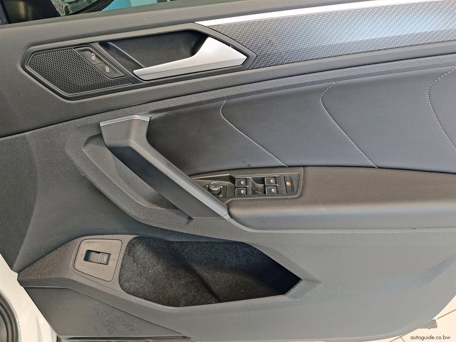 2022 Volkswagen Tiguan 1.4TSi R-Line photo