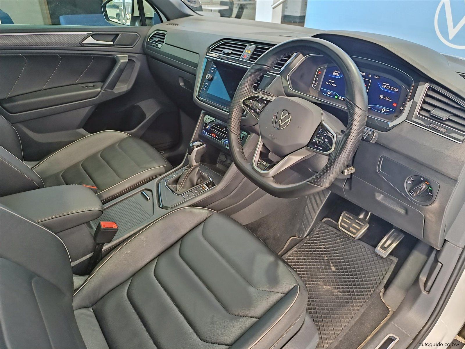 2022 Volkswagen Tiguan 1.4TSi R-Line photo