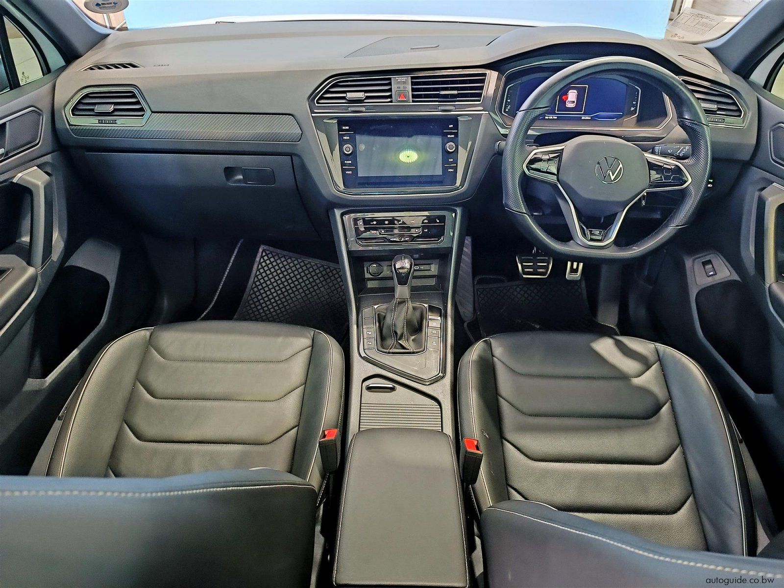 2022 Volkswagen Tiguan 1.4TSi R-Line photo
