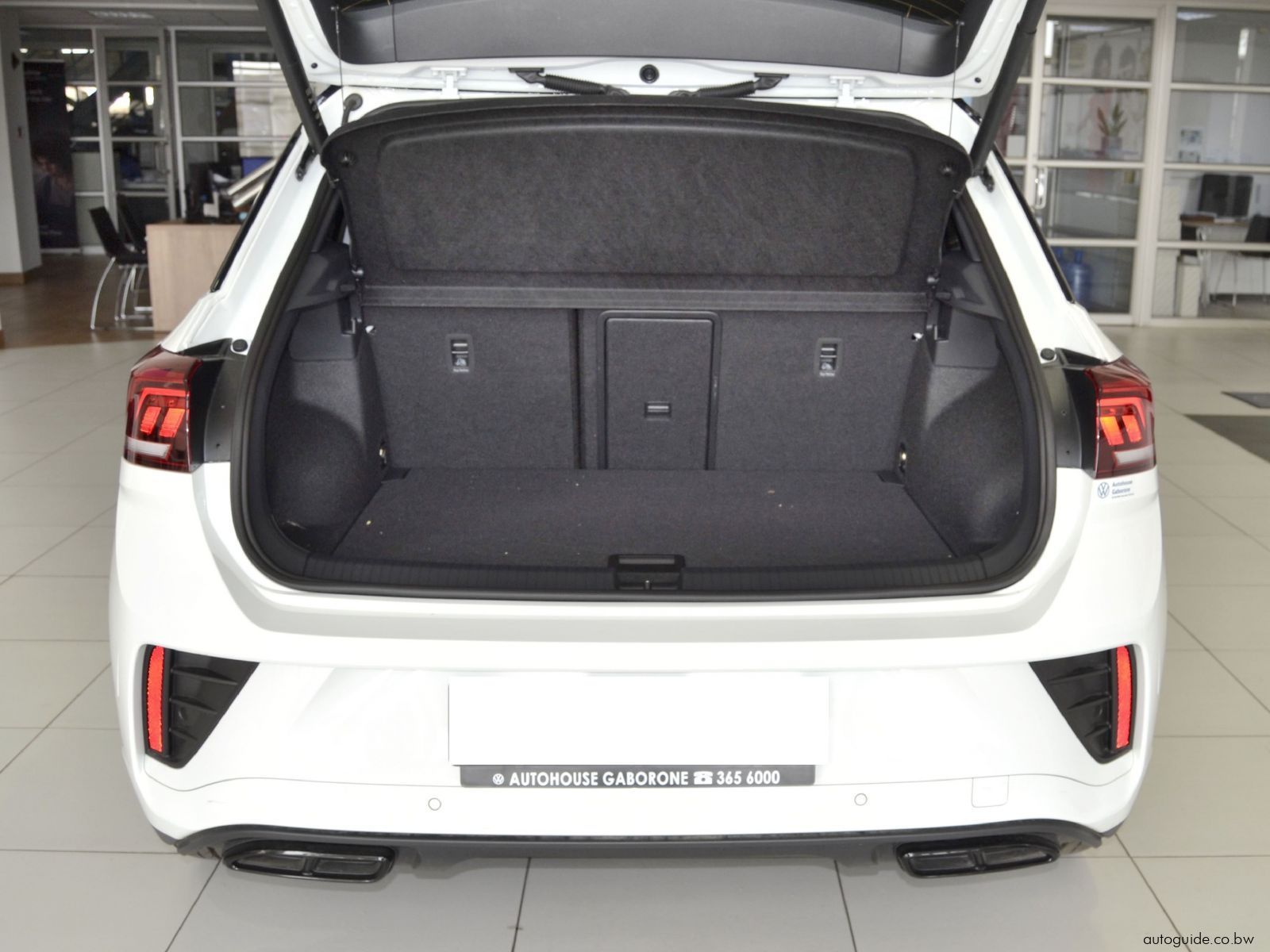 2025 Volkswagen T-Roc 2.0 TSi R-Line photo