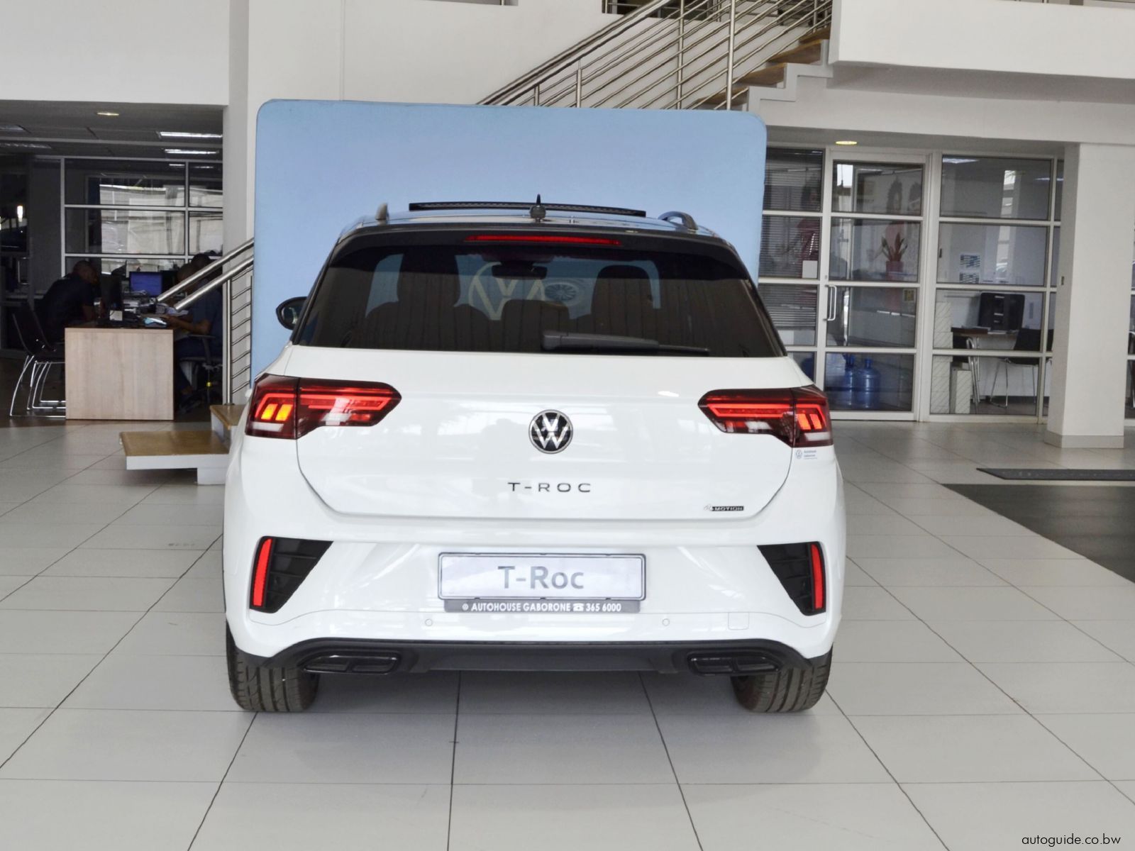 2025 Volkswagen T-Roc 2.0 TSi R-Line photo