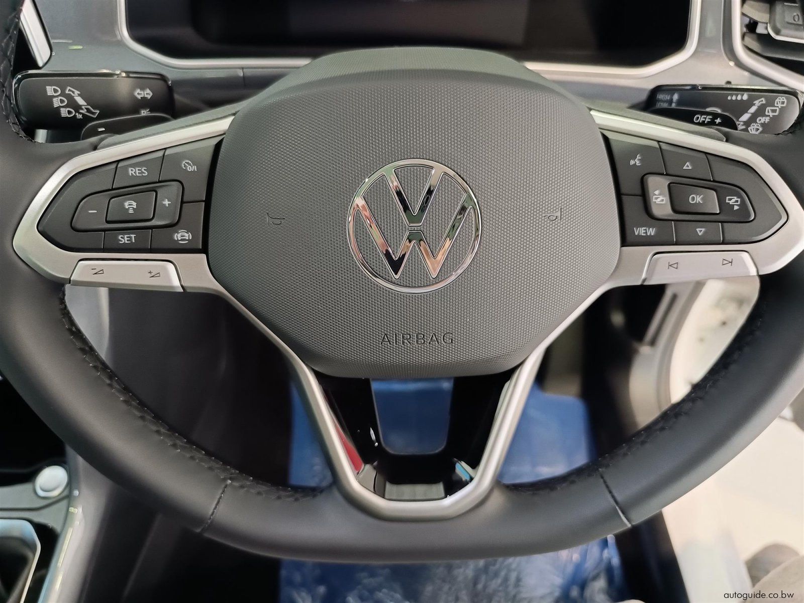 2026 Volkswagen T-Roc 2.0 TSi 4Motion photo