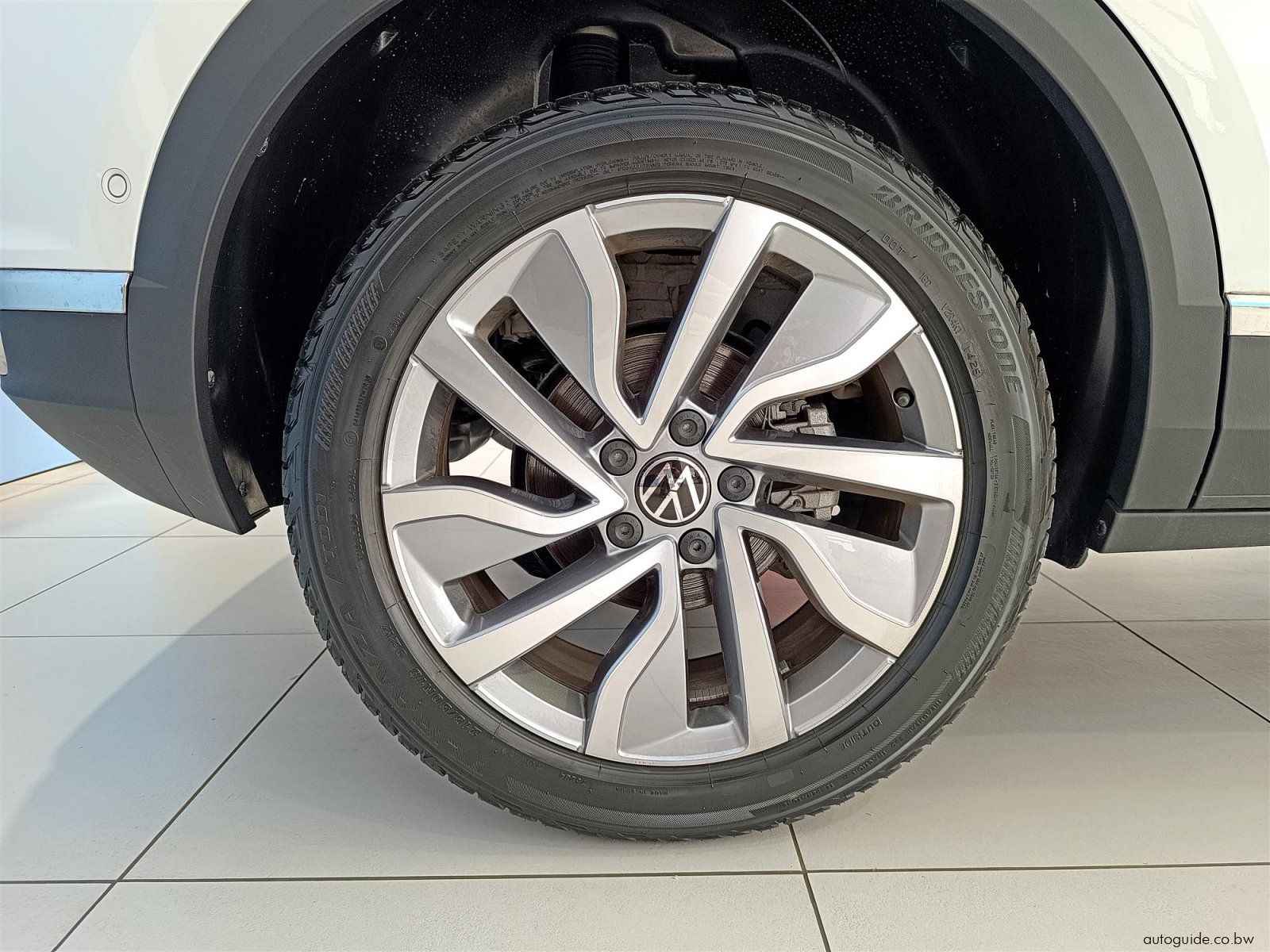 2026 Volkswagen T-Roc 2.0 TSi 4Motion photo