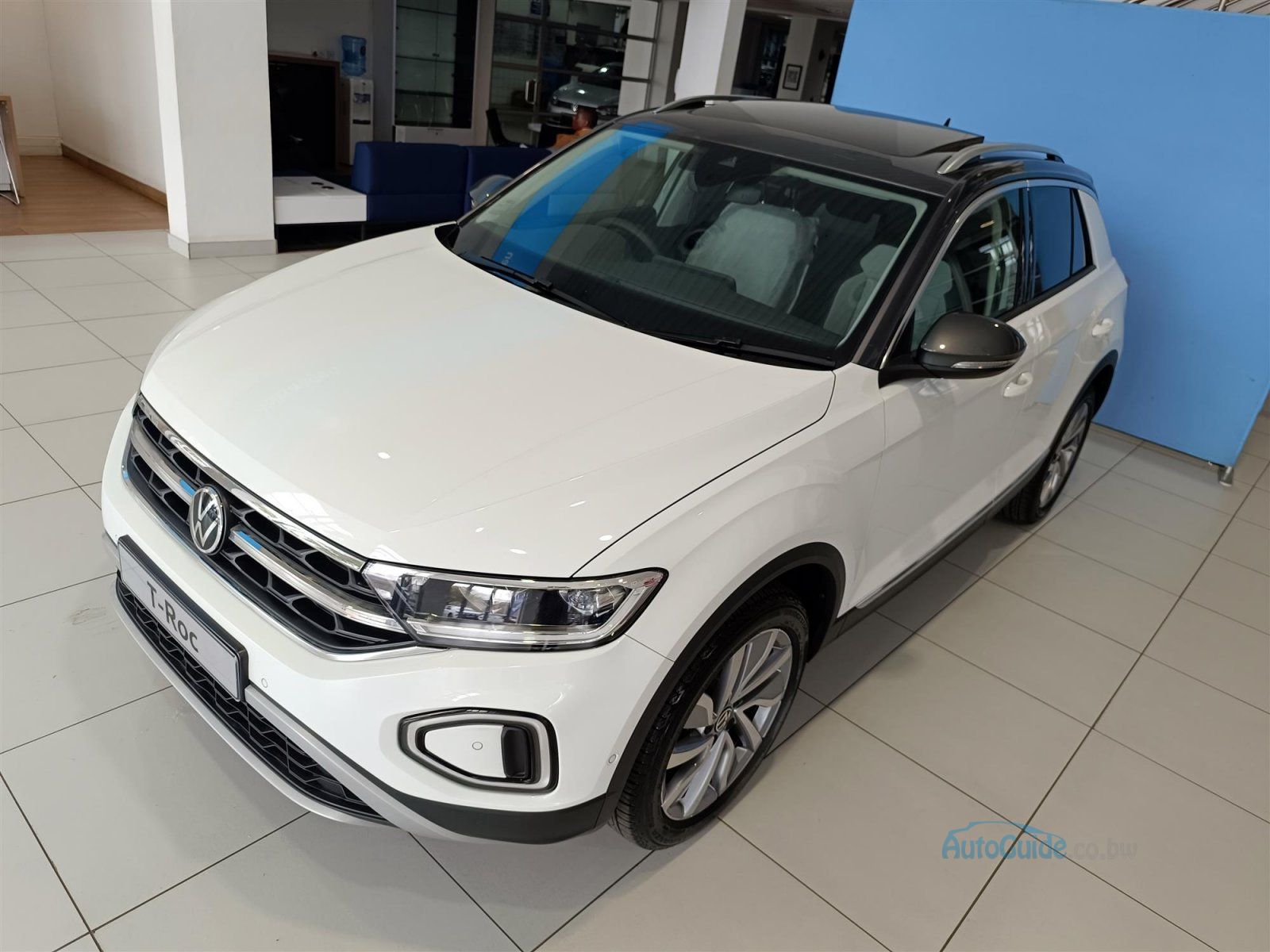 2026 Volkswagen T-Roc 2.0 TSi 4Motion photo