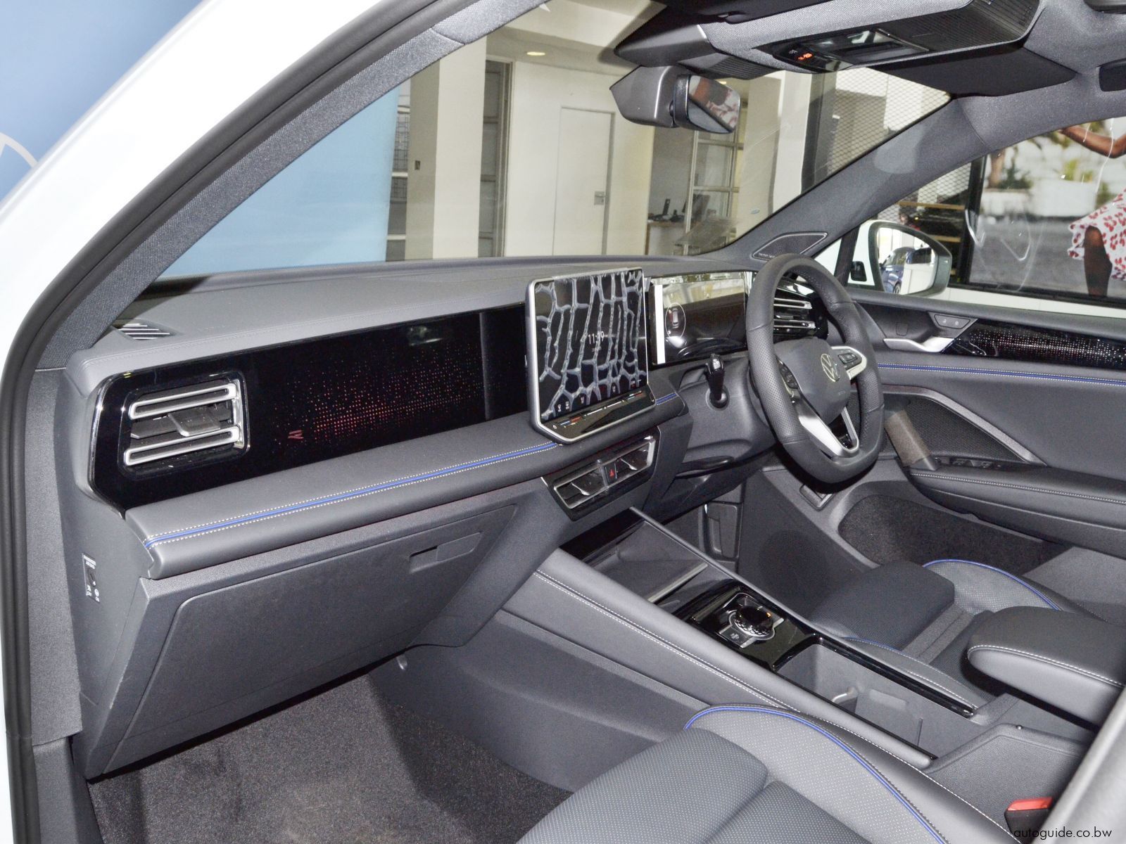 2025 Volkswagen Tiguan 2.0 TDi R-Line photo