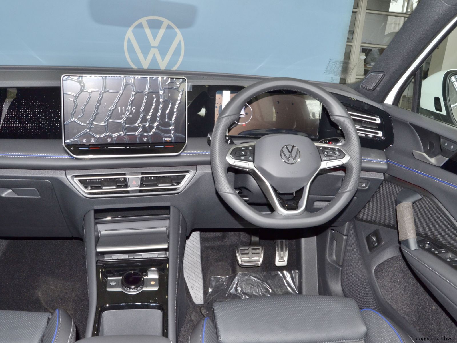 2025 Volkswagen Tiguan 2.0 TDi R-Line photo
