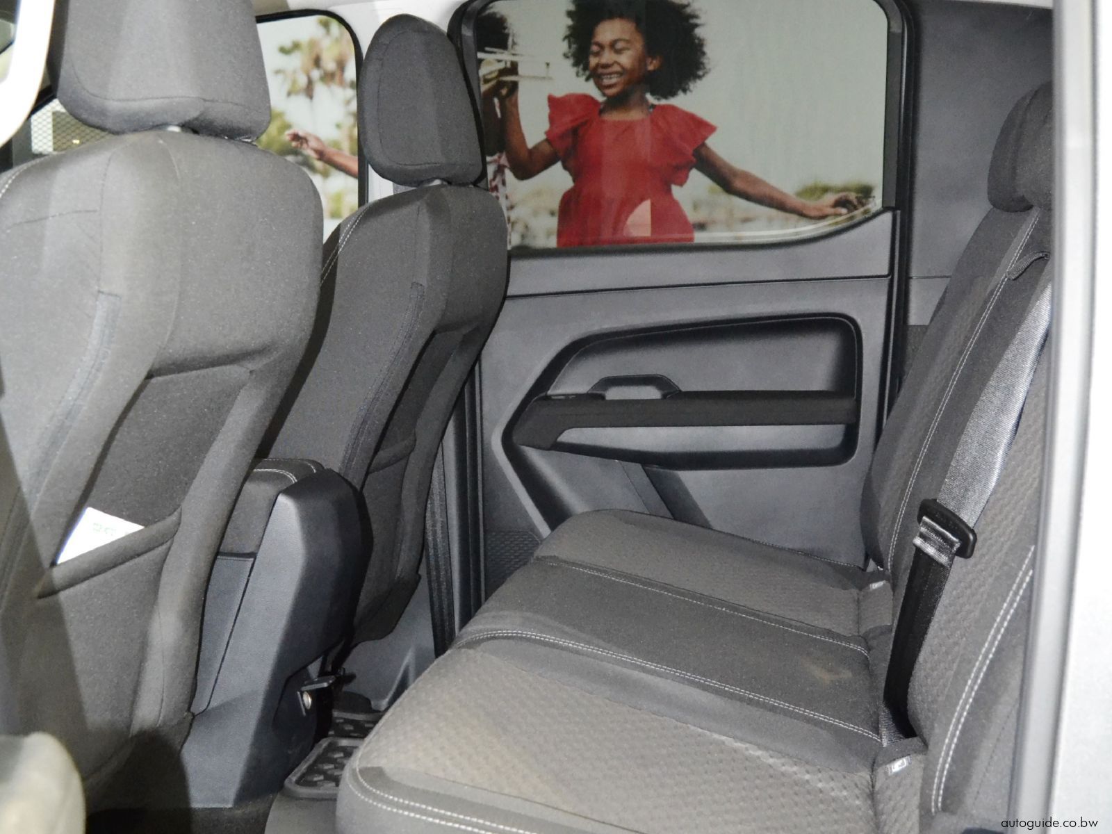 2025 Volkswagen Amarok Life photo