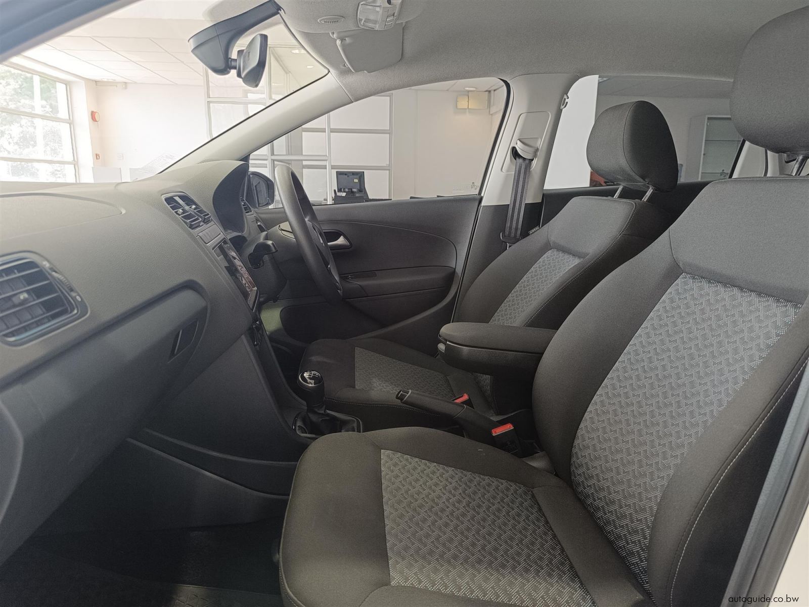 2025 Volkswagen Polo Vivo Life 63kW photo