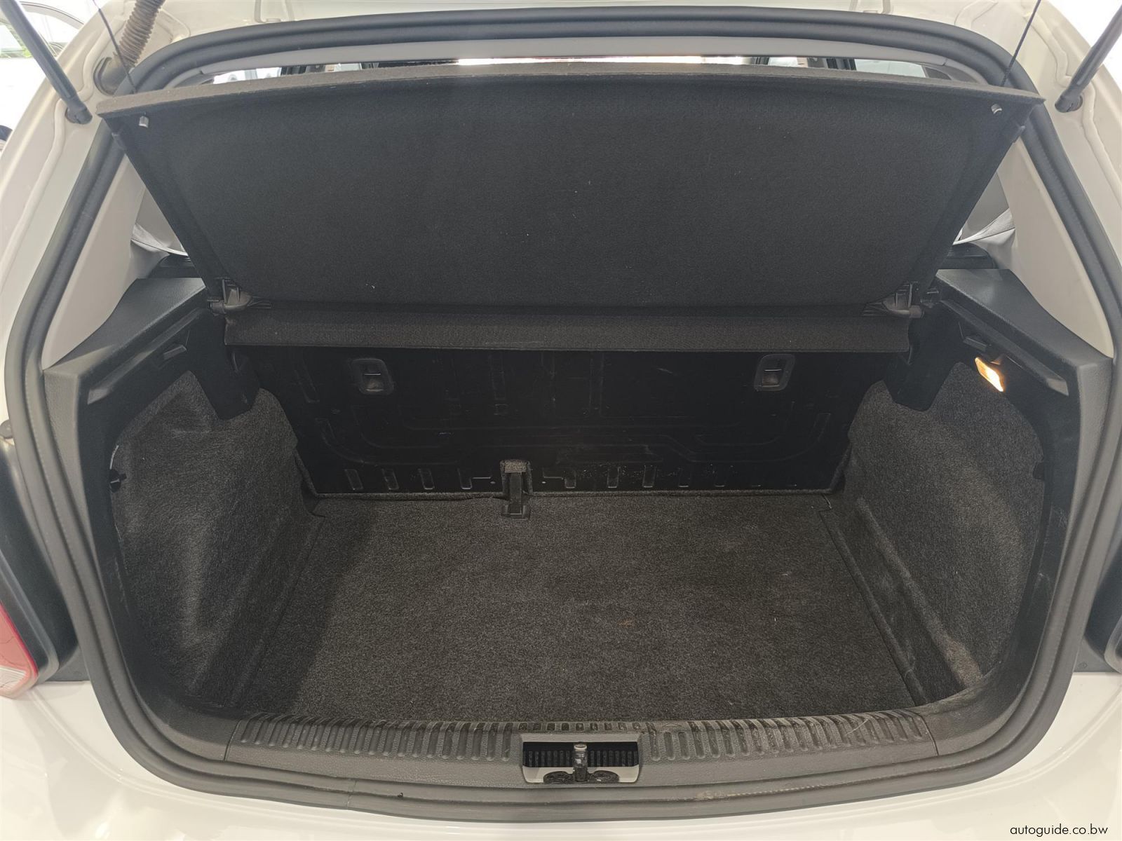 2025 Volkswagen Polo Vivo Life 63kW photo