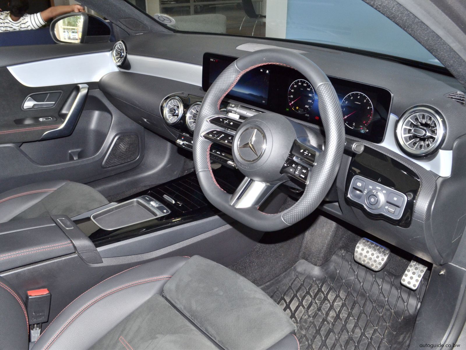 2023 Mercedes-Benz A200 photo