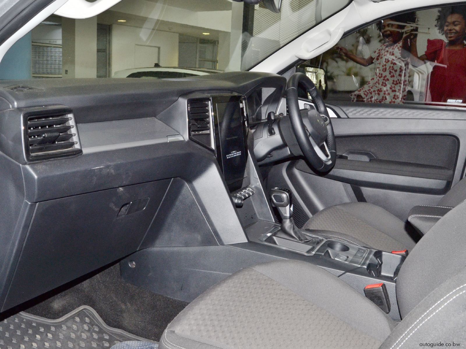 2025 Volkswagen Amarok Adventure Edition photo