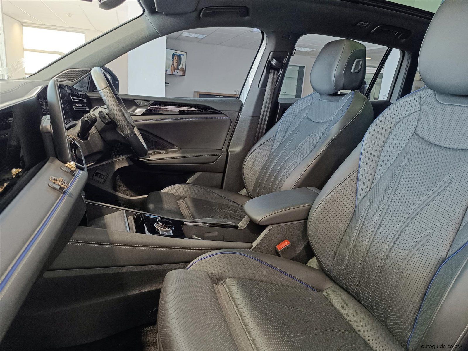 2025 Volkswagen Tiguan 2.0TDi 110kw R-Line photo