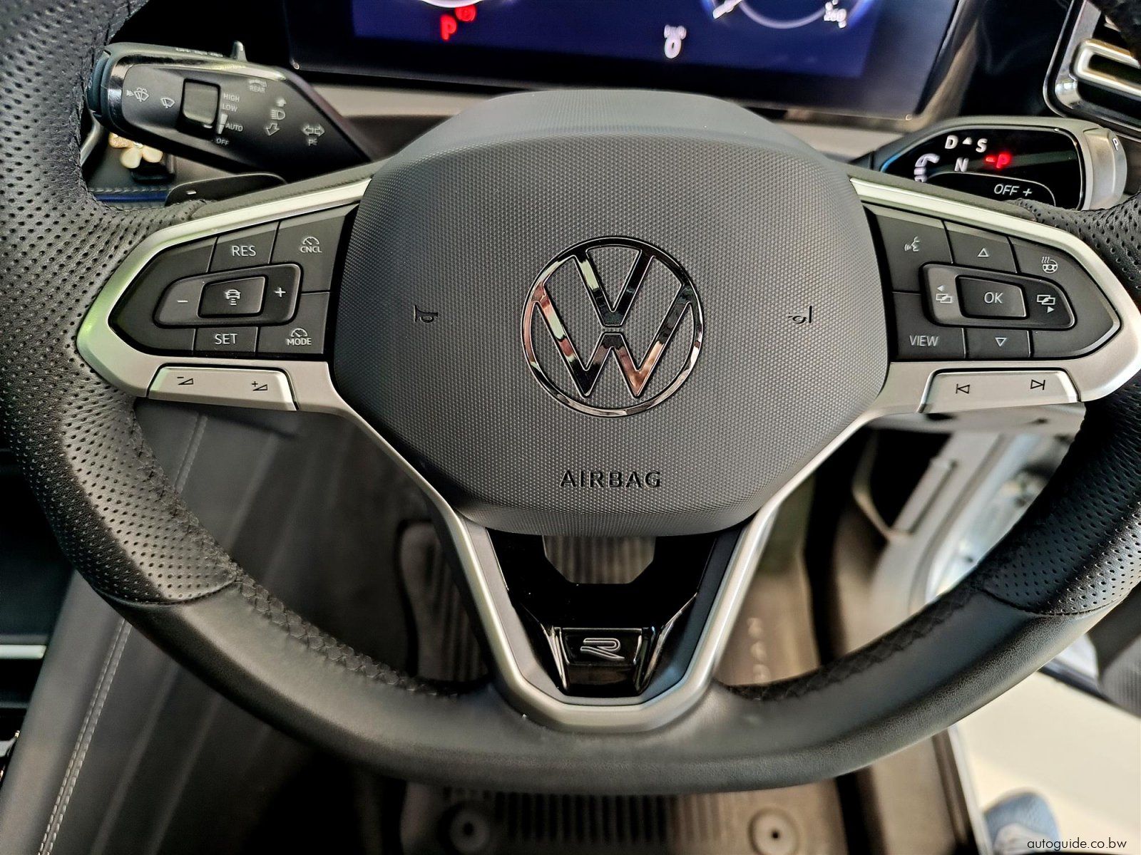 2025 Volkswagen Tiguan 2.0TDi 110kw R-Line photo