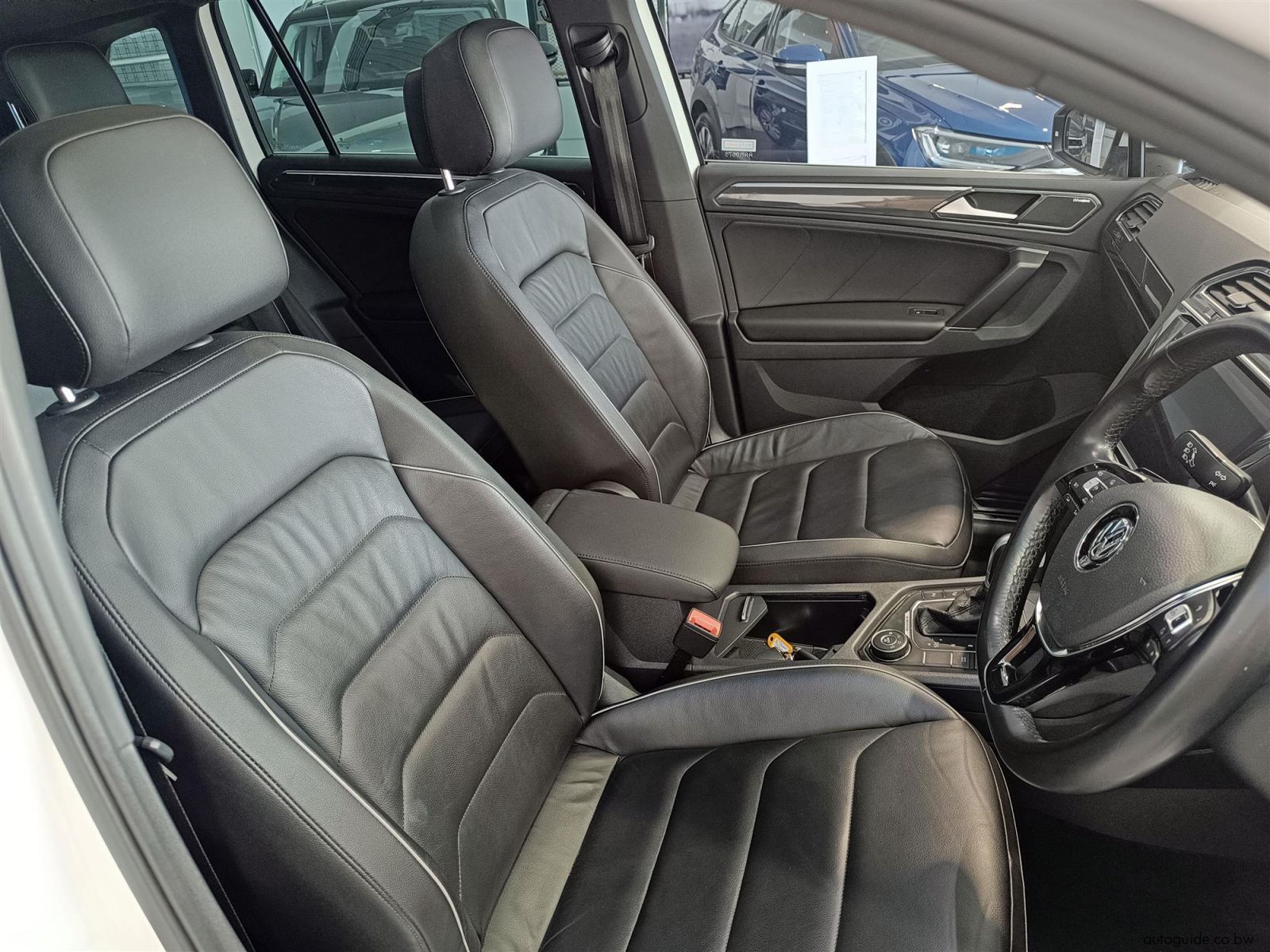 2018 Volkswagen Tiguan 2.0TDI HighLine R-Line photo
