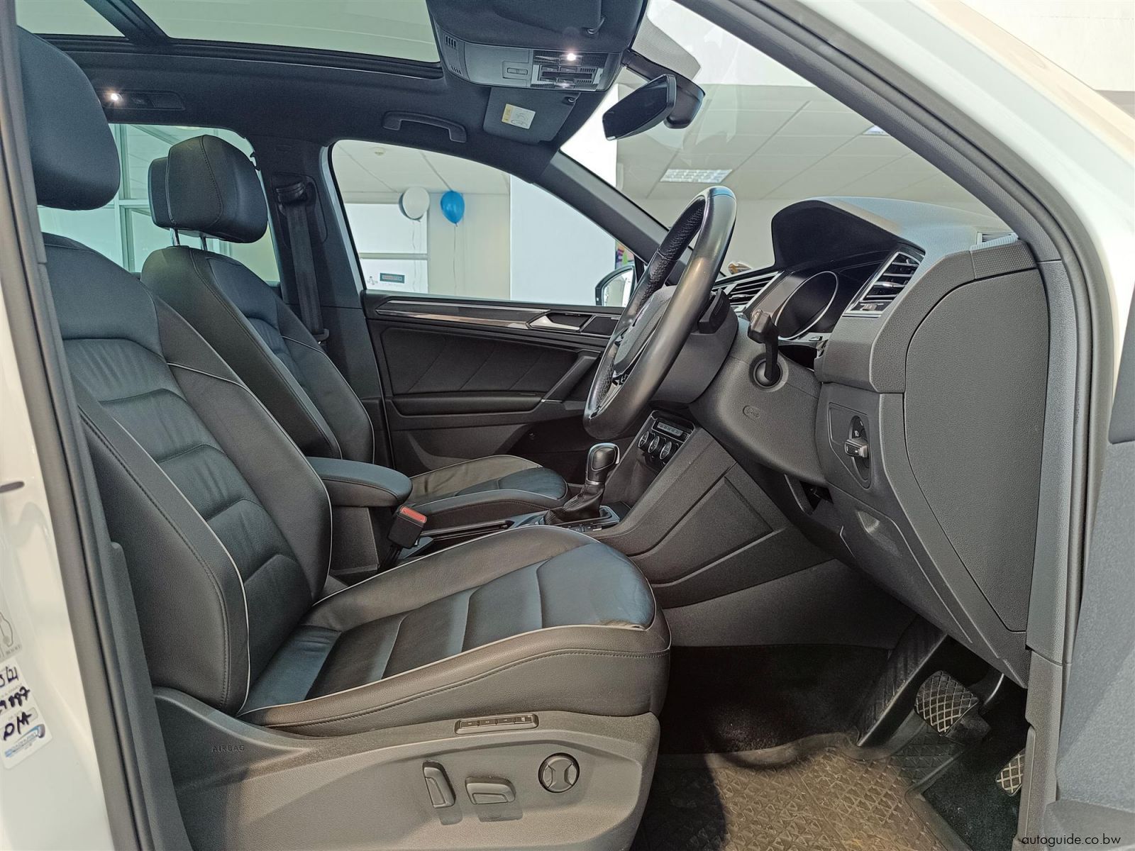 2018 Volkswagen Tiguan 2.0TDI HighLine R-Line photo